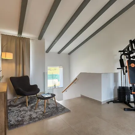 1522 Villa