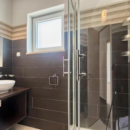 Villa 1522 *