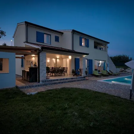Villa 1522 *